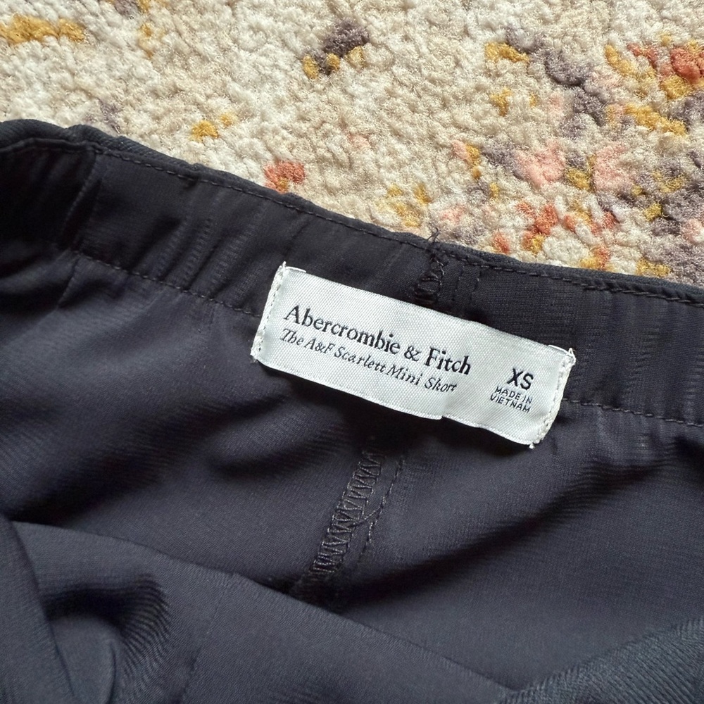 Abercrombie & Fitch Scarlett Asymmetrical Mini Skort - Picture 3 of 8